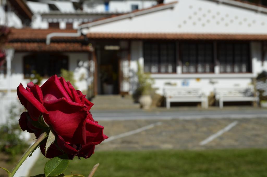 Pousada Das Rosas Miguel Pereira Exterior photo